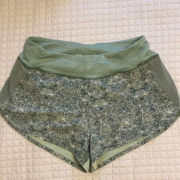 Outdoor Voices Hudson Tri Colored Athletic Shorts - Picture 2 of 10